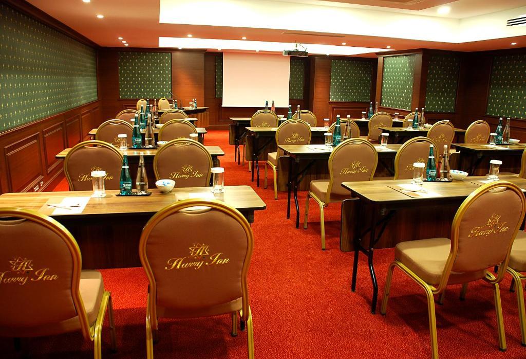Hurry Inn Merter Истанбул Екстериор снимка