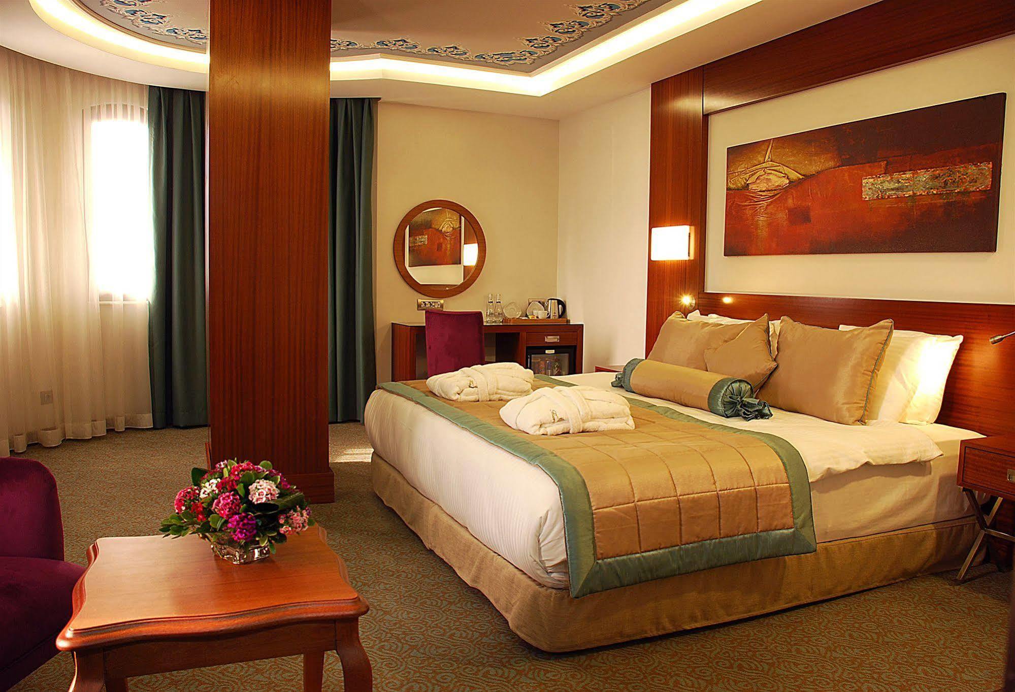 Hurry Inn Merter Истанбул Екстериор снимка